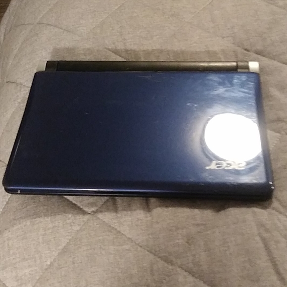 Laptop - Picture 3 of 3